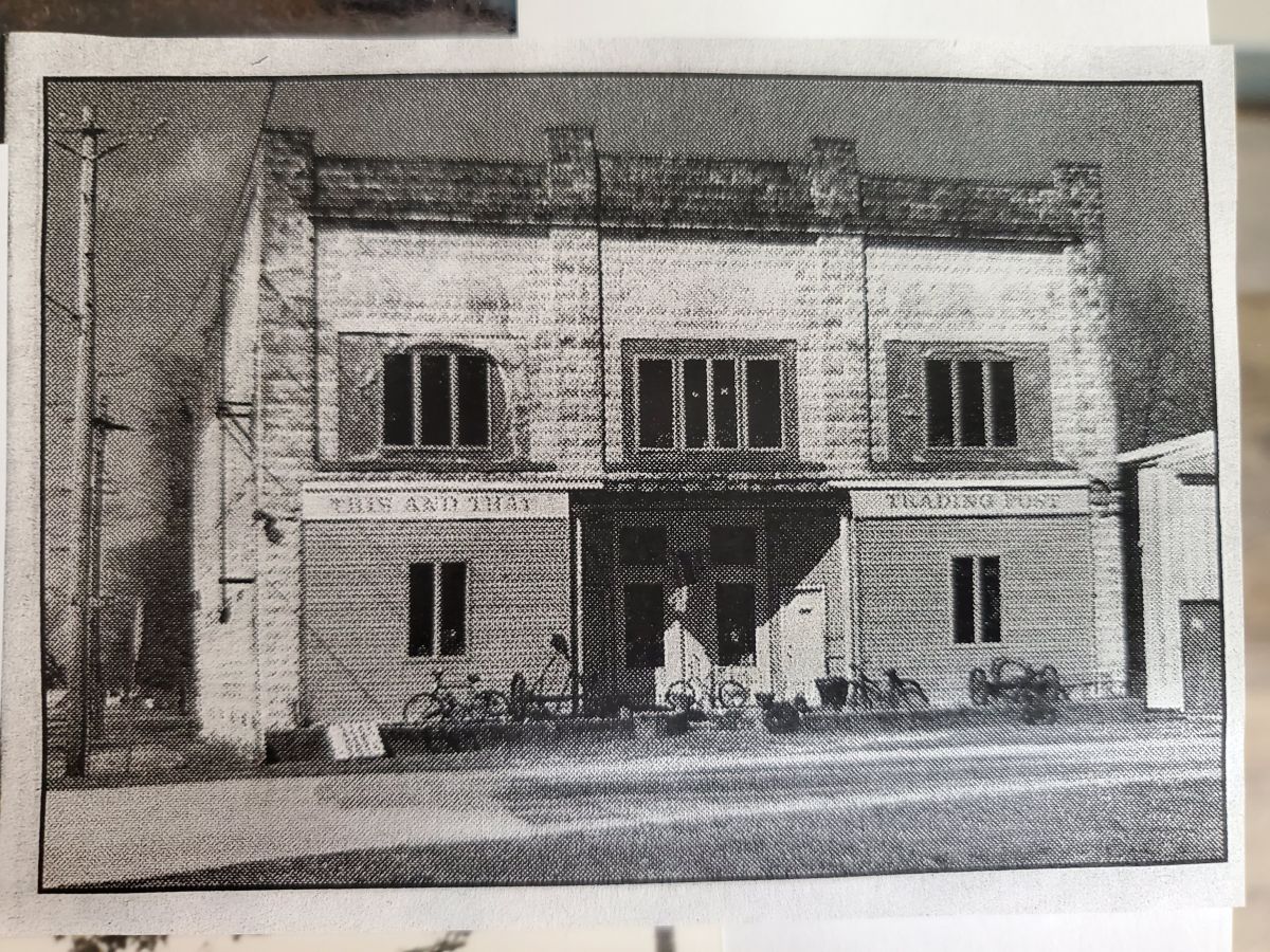 General Store located at Meridian & 1st. Built in the early 1900's. This building has been struck by lighting two times and has no damage. Previous owners include Gevatoski, Garret, Gambrill & Ricketts. This house many different things, including the post